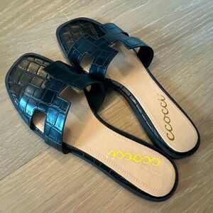 Black crocodile sandals with H leather strap- Sz 6